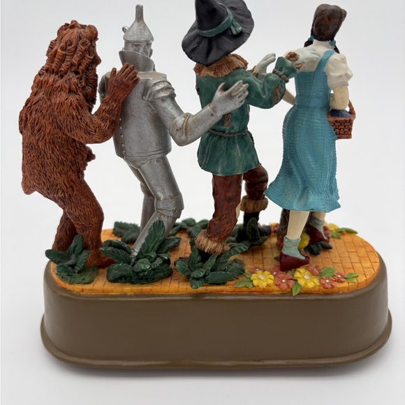 Pre Owned Like New 1996 Dave Grossman Creation Wizard of Oz Musical Figurine - Picture 3 of 5